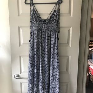 Lulu’s Maxi Dress | Brand New, Tags still On!